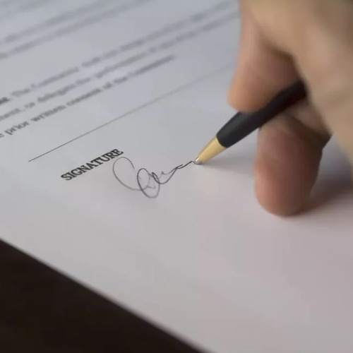 Signing a pest control contract